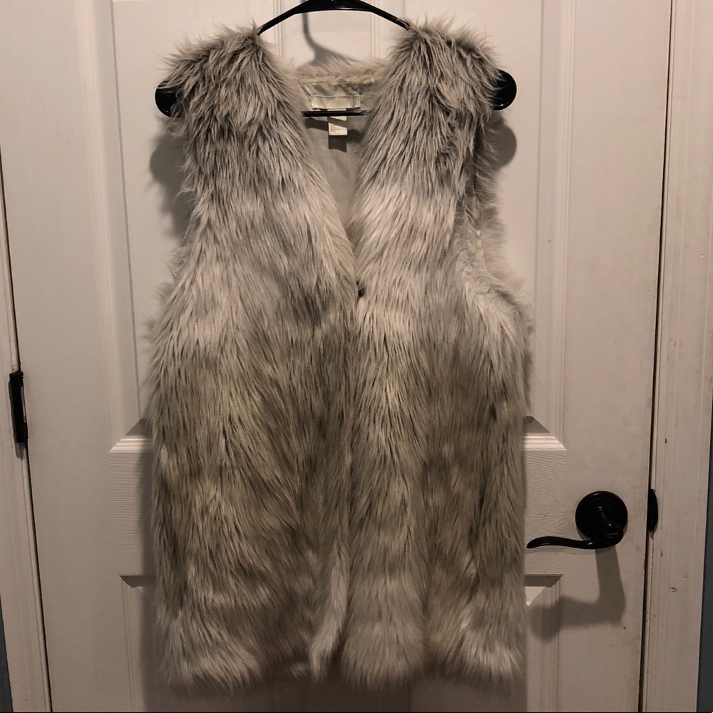 Gray ombré faux fur vest